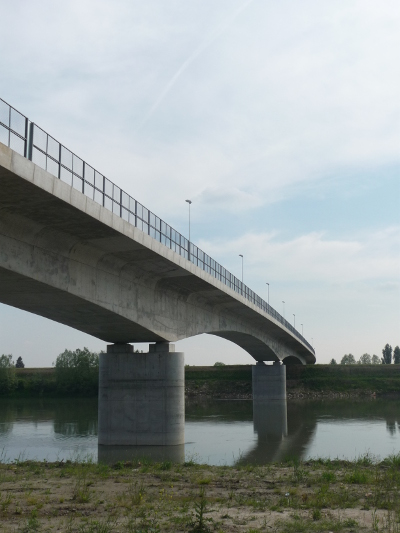 Il nuovo ponte intitolato a Romano – Posa, che scavalca il fiume Adige