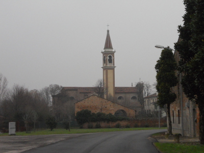 La chiesa parrocchiale di San Zenone, intitolata a San Zeno La chiesa parrocchiale di San Zenone, intitolata a San Zeno